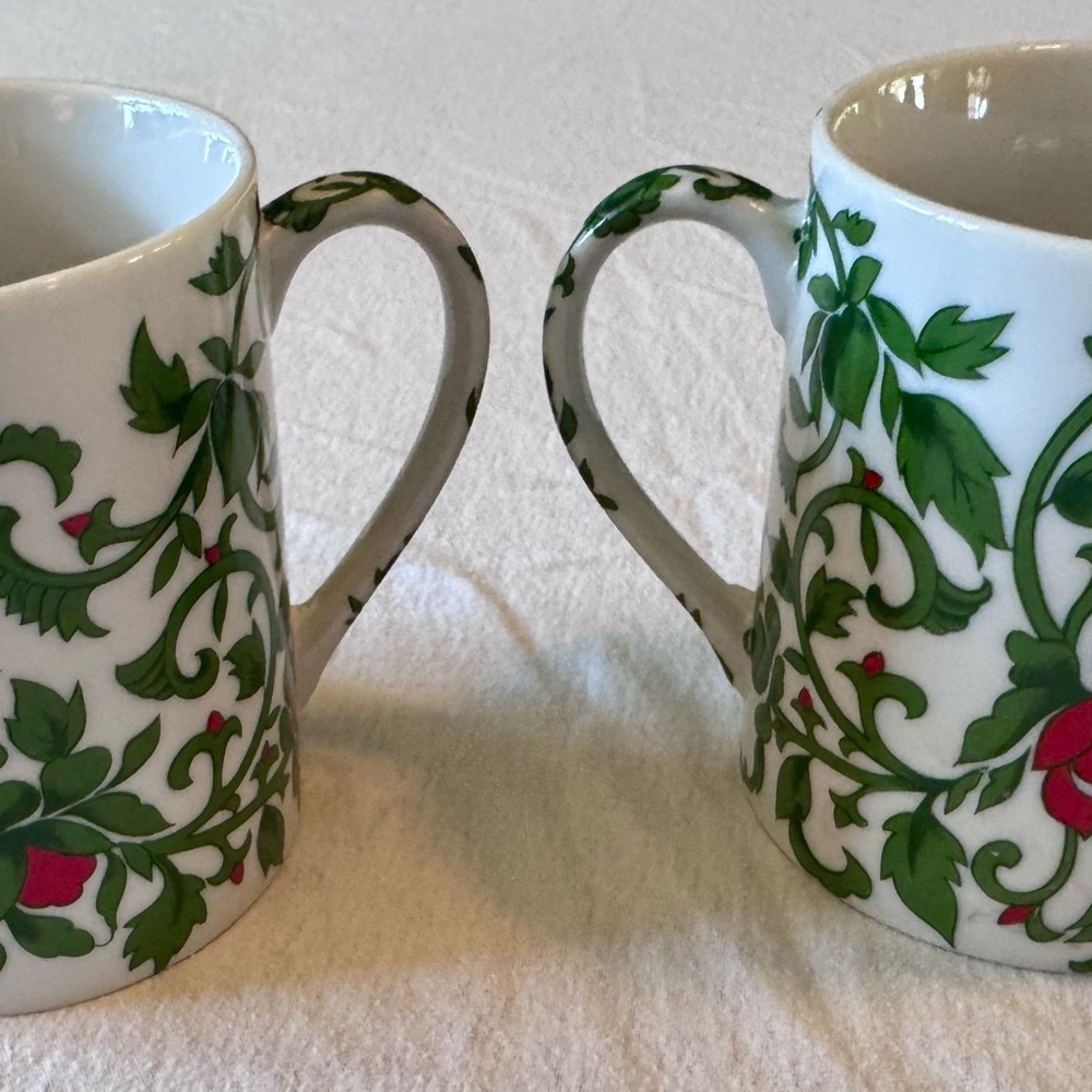 Vintage Williams Sonoma Green and Red Ivy Mugs